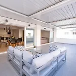 Deluxe Downtown With Spacious Balcony Nikozja