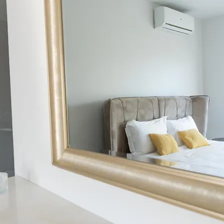 Lägenhet Deluxe Downtown With Spacious Balcony Nicosia