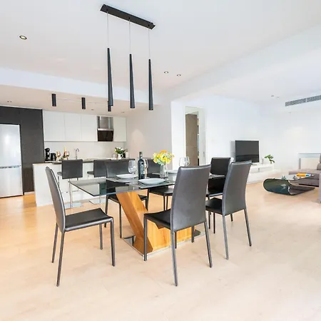 Apartmán Deluxe Downtown With Spacious Balcony *