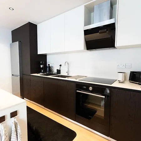 Lägenhet Deluxe Downtown With Spacious Balcony *