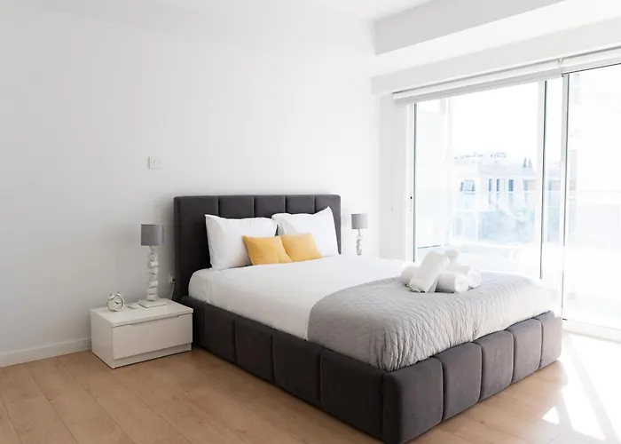 アパート Deluxe Downtown With Spacious Balcony ニコシア