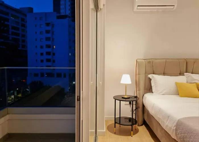 アパート Deluxe Downtown With Spacious Balcony *