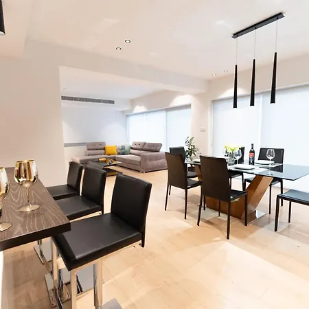 Deluxe Downtown With Spacious Balcony * Nicosia